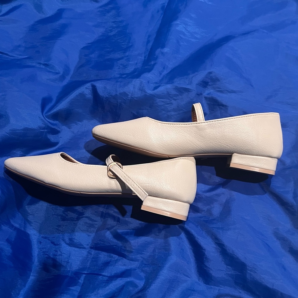 Shoes beige